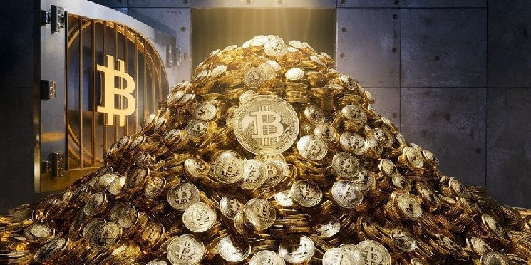 7 More Publicly Traded Companies That Are Stockpiling Bitcoin