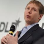Decentralized AI Opportunity Is 'Bigger than Bitcoin,' Says DCG's Barry Silbert