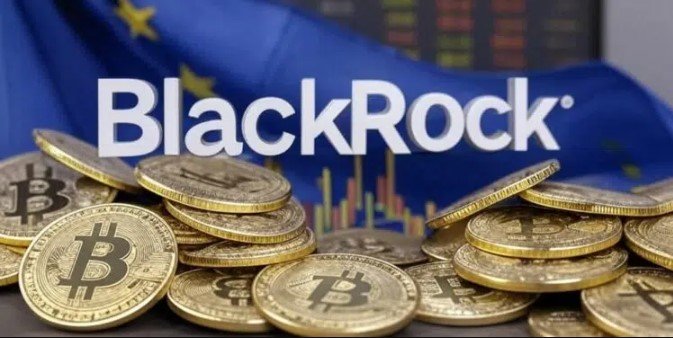 Monedas de bitcoin frente a una bandera de la Unión Europea y el logo de BlackRock