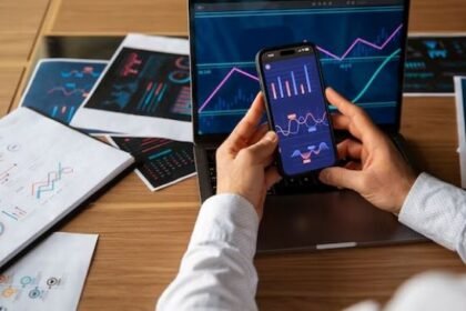 Ghanaian President Backs Solana to Grow Fintech in Africa