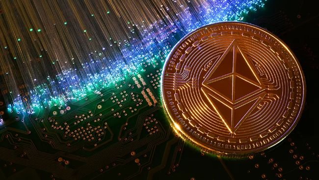 Ethereum Bulls Hold the Line as Price Eyes Key Reversal Above $1,895
