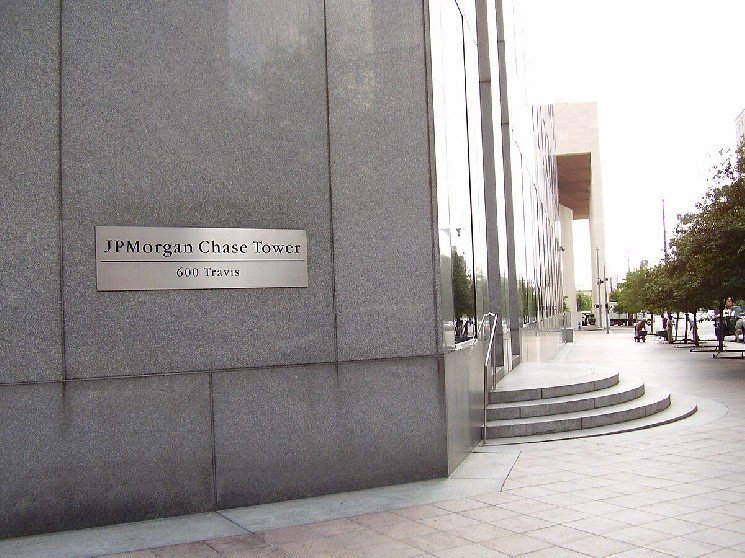 Winklevoss Claims JPMorgan Halted Gemini Onboarding After Data Access Fees Criticism