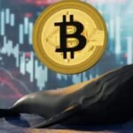 140,000 Bitcoin sold whales in the last month
