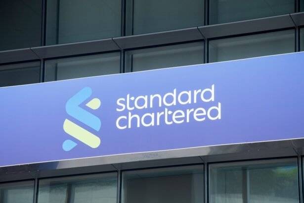 "Bitcoin may not fall below $100,000 again": Standard Chartered